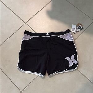NWT $41 juniors sz 11 Hurley shorts 699